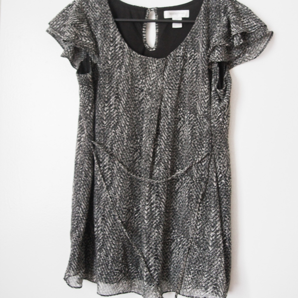 Black and white maternity top with flutter sleeves